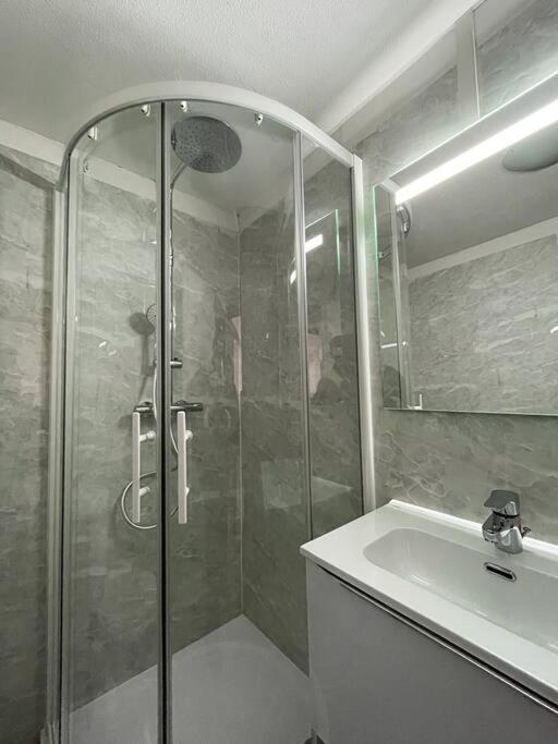 Ferienwohnung Reims - Duplex Au Coeur Du Quartier Saint-Remi Exterior foto